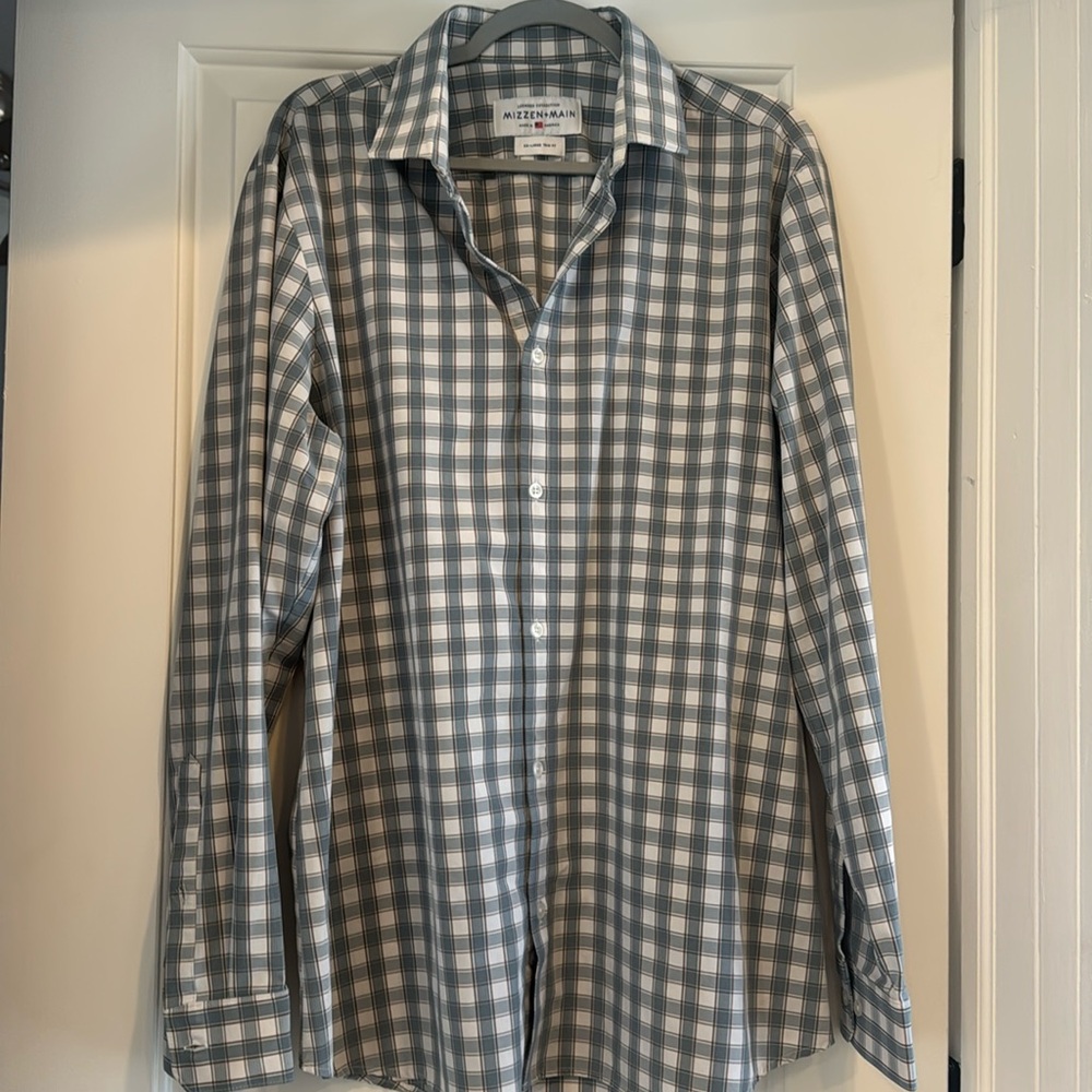 Mizzen+Main XXL Trim Fit. Blue and brown stripes.